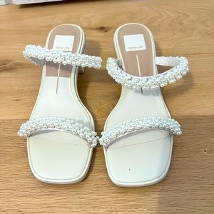 Dolce Vita vanilla pearl shoes size 8. Never worn!